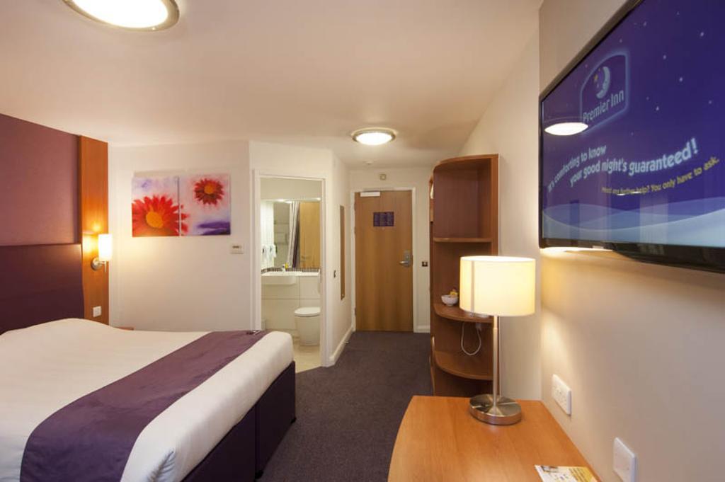Premier Inn Manchester Bury Exteriér fotografie